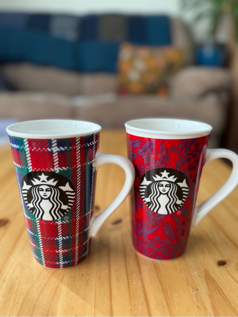 Starbucks Holiday Mugs set